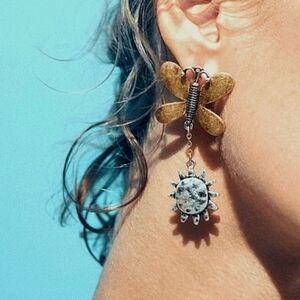 Bee and flower nature earrings